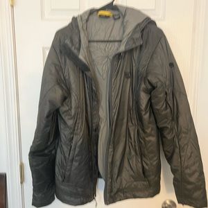 Women’s Mountain Hardwear primaloft hooded jacket large